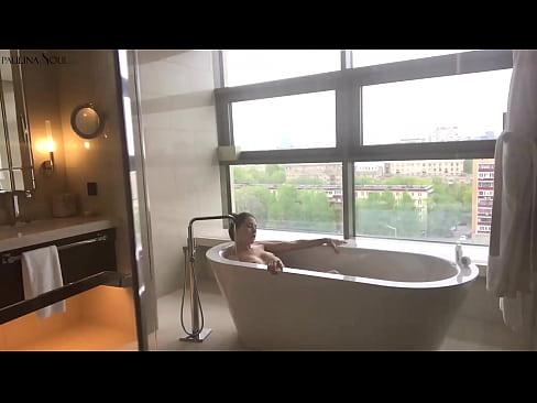 ❤️ Kæmpe babe ondt i sin fisse på badeværelset Sluts at da.trysex.ru ️❤